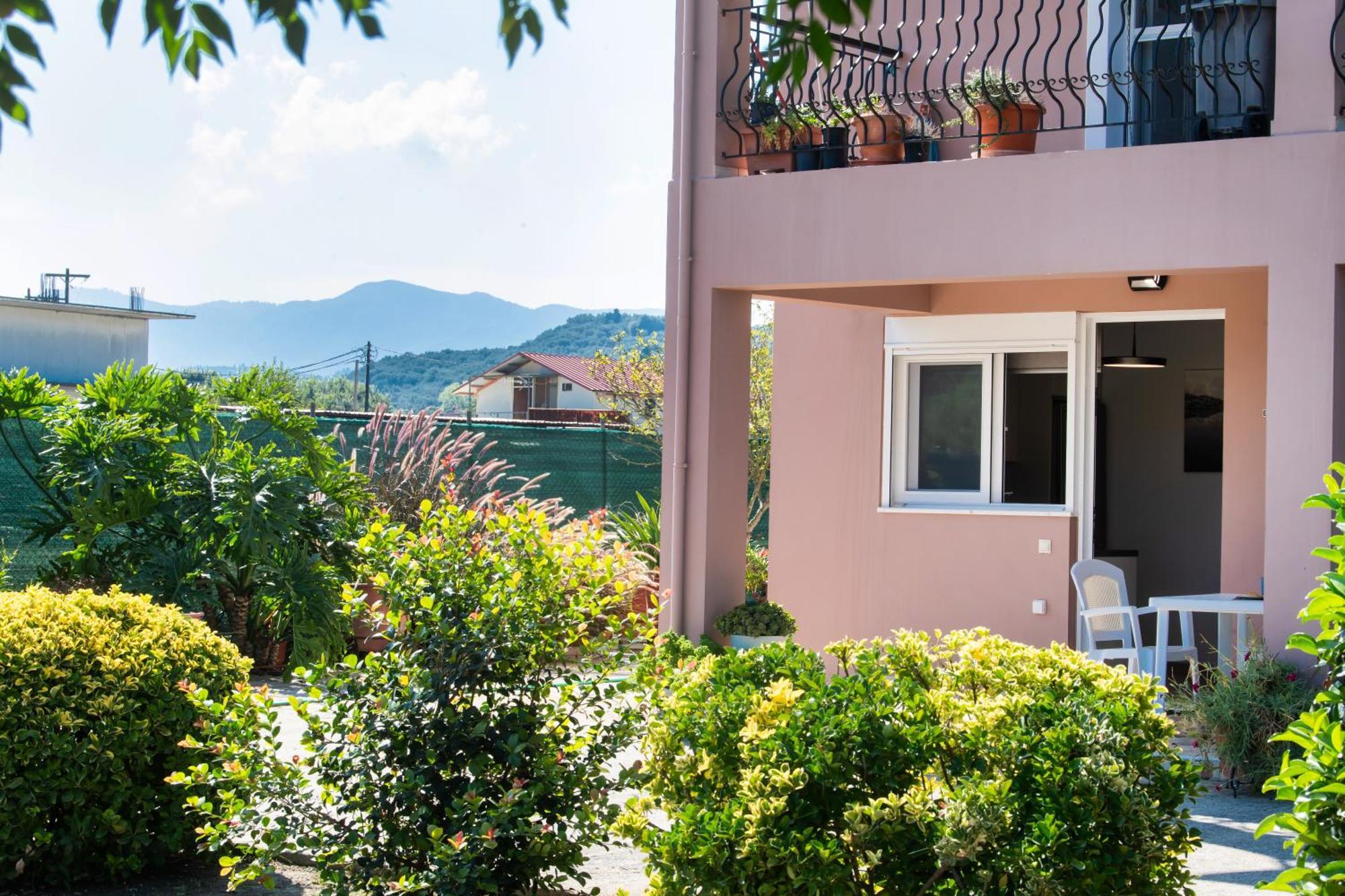 Ruellia Luxury Apartments Kalligoni Exteriér fotografie